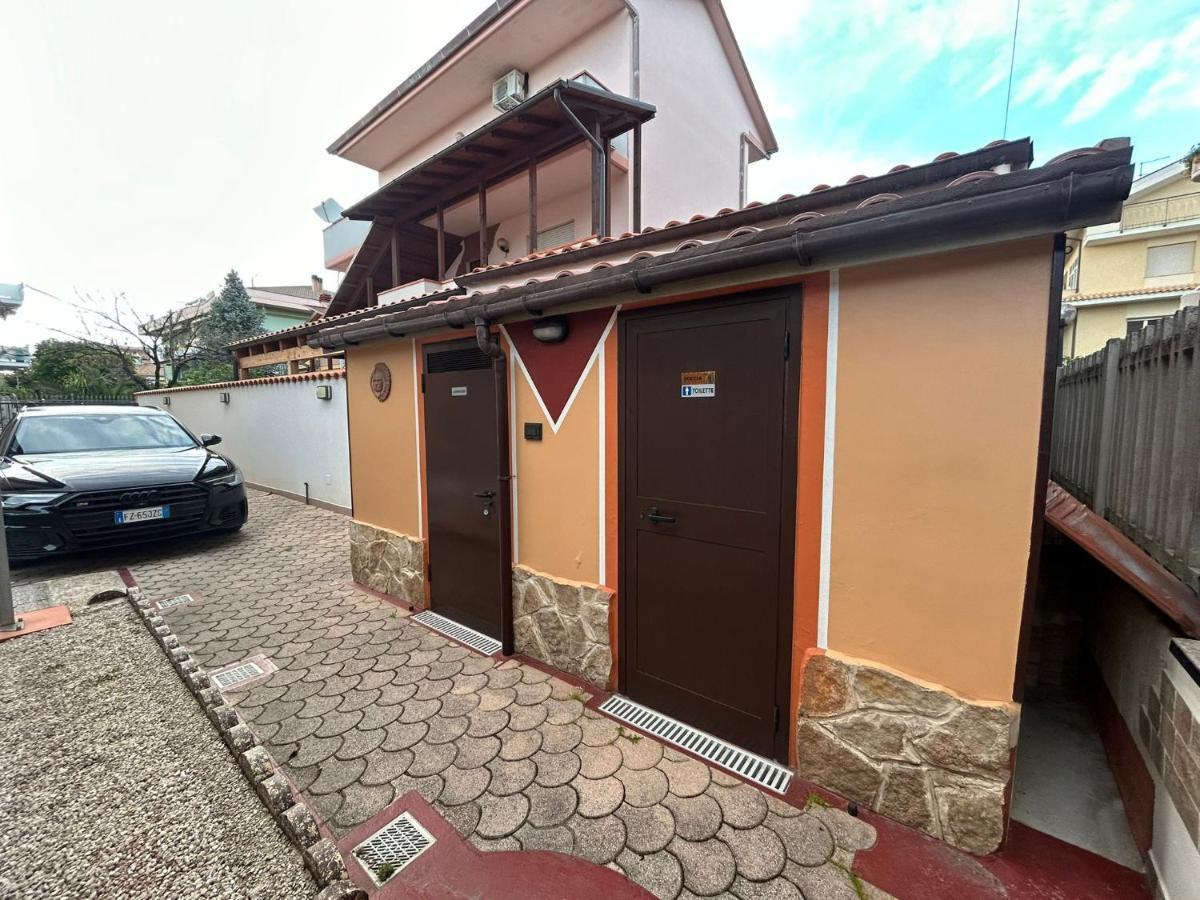 085 Apartments Монтесильвано Экстерьер фото